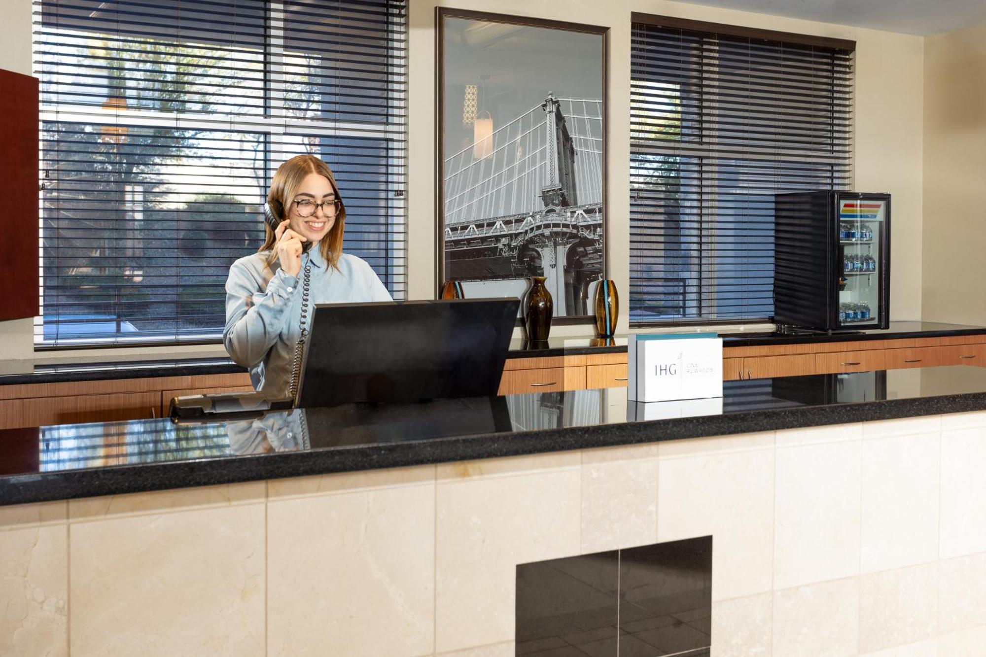 Staybridge Suites Las Vegas - Stadium District Exteriör bild